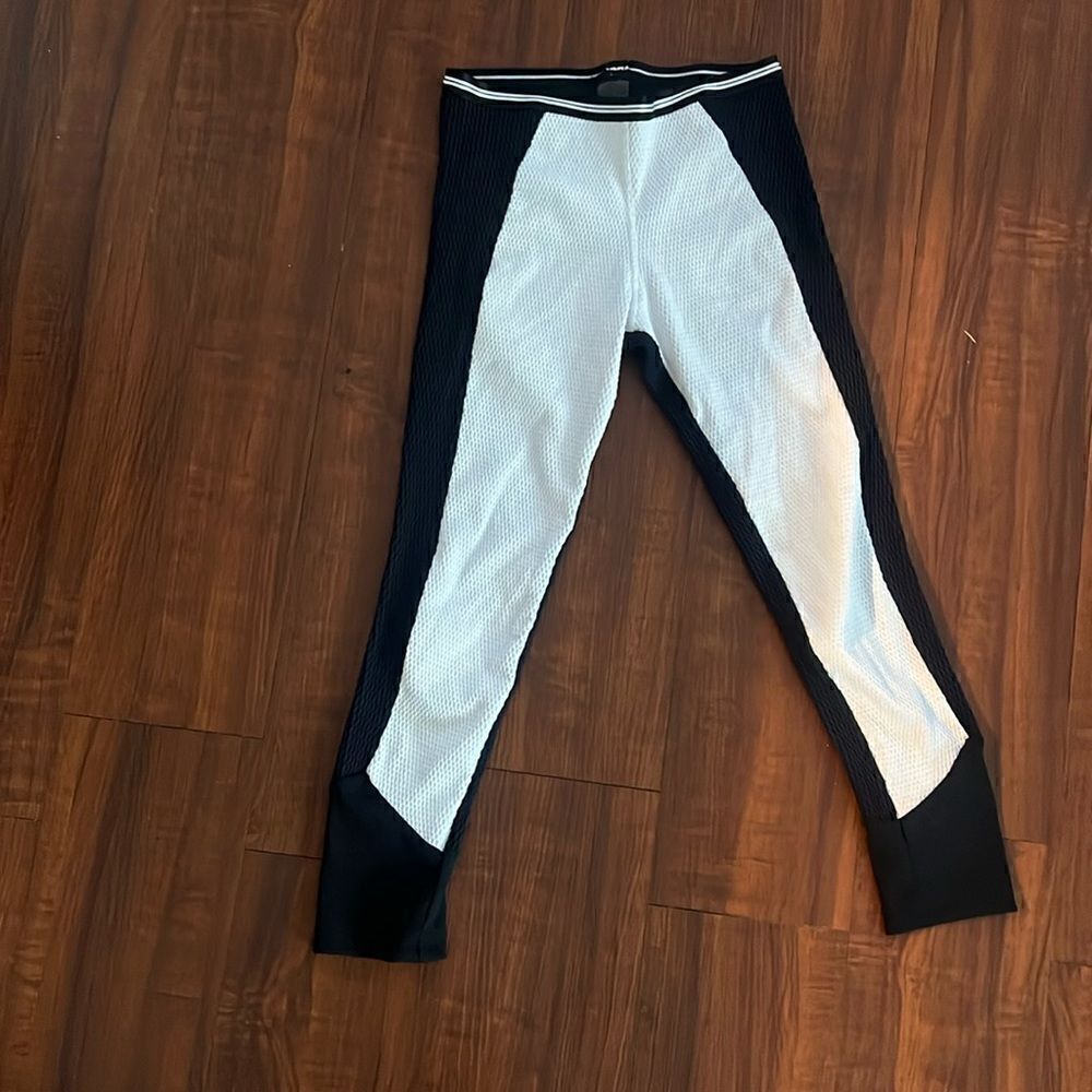 Planet Blue Black and White Leggings - Size Medium